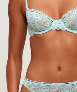 Lace shelf bra;