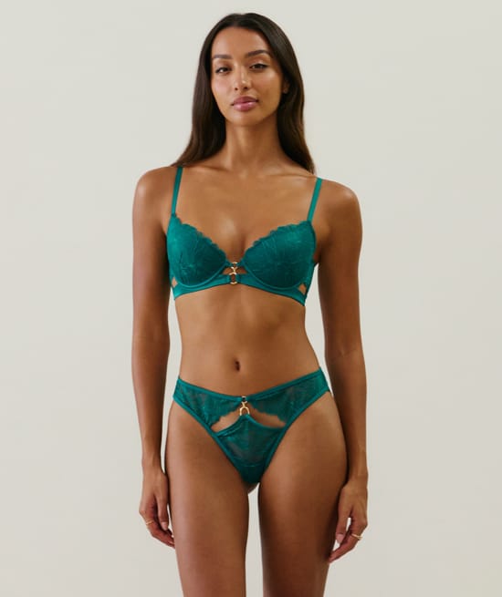 Push-up bra in lace;
