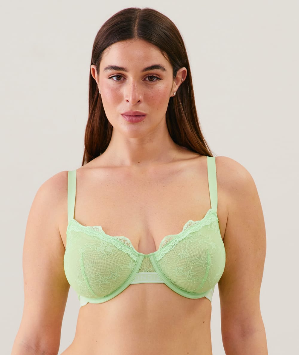 Soutien-gorge corbeille en dentelle;