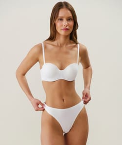 Soutien-gorge bandeau ampliforme;