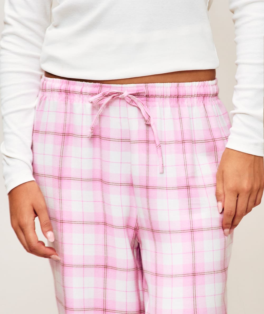 Plaid flannel trousers;