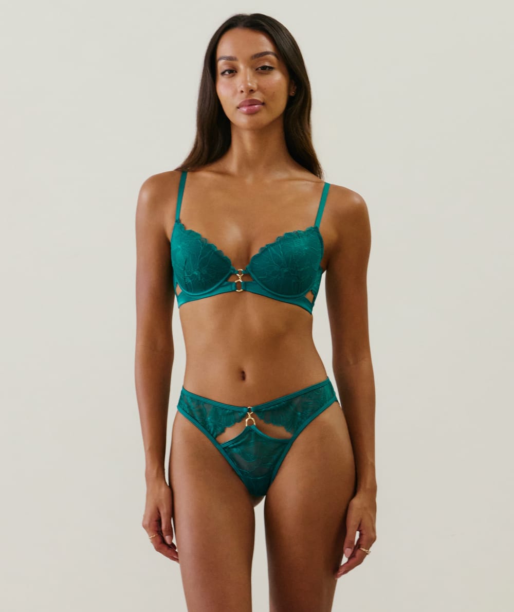 Tanga en dentelle;