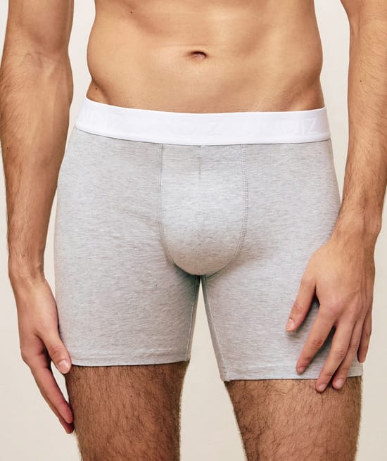Long cotton boxer shorts;