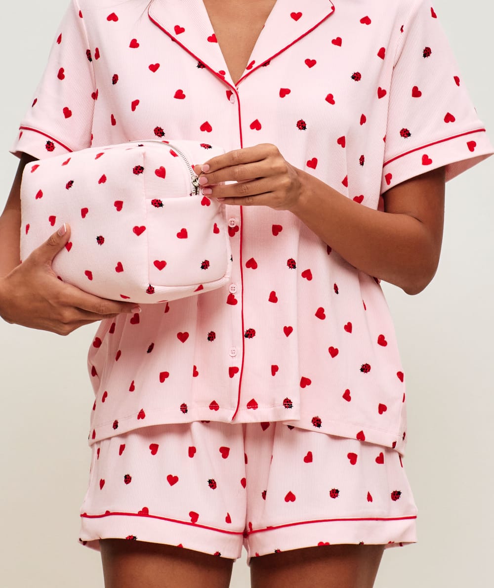 Jersey pouch with heart and ladybug patterns;