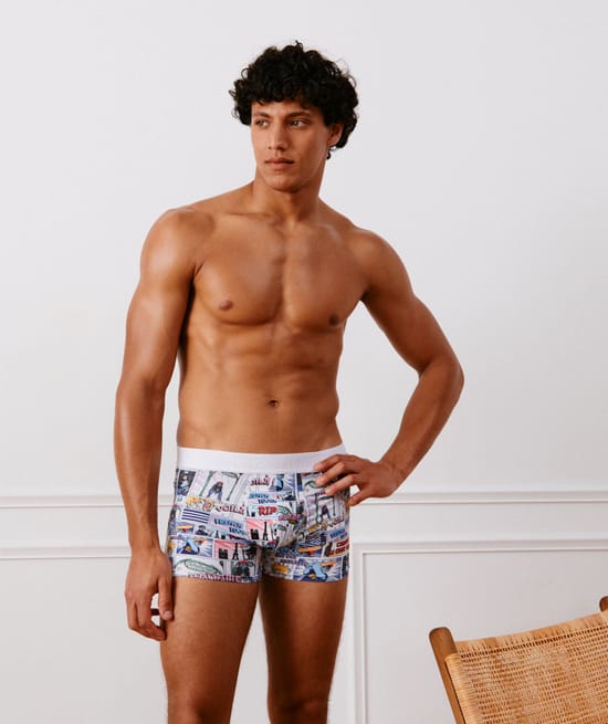Patterned boxer shorts;
