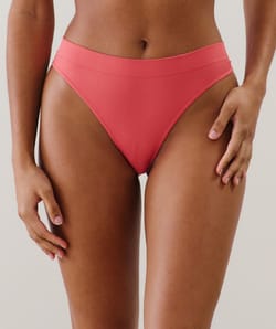 Tanga de talle alto sin costuras en rosa;