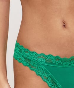 Cotton and lace thong;