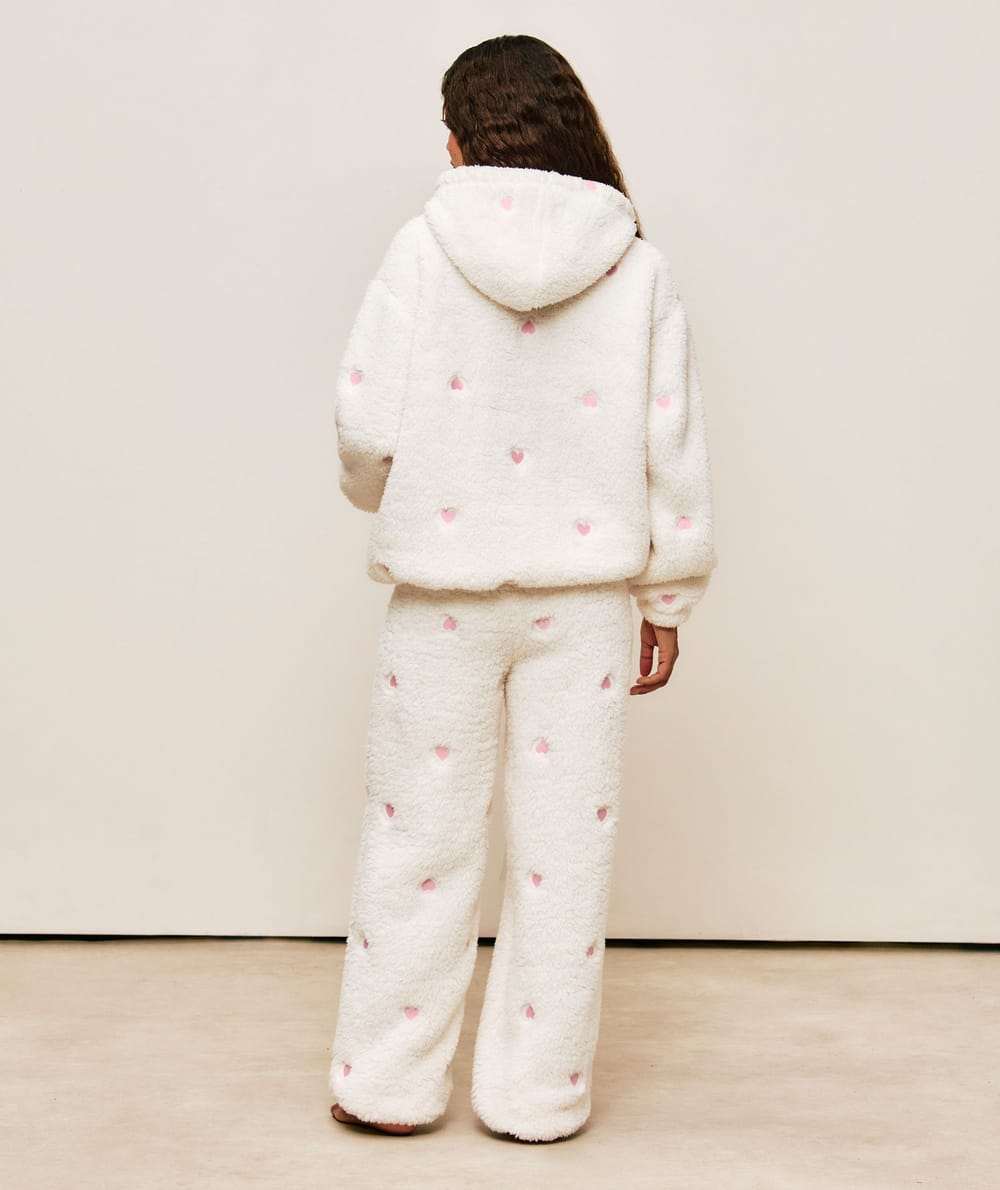 Veste en sherpa brod&eacute;e de coeurs;
