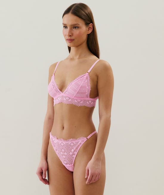 Soutien-gorge triangle en dentelle;
