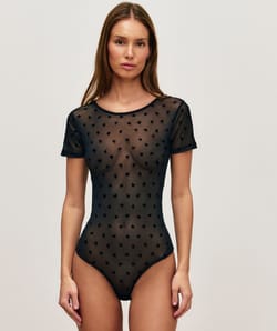 Short-sleeved mesh body with heart pattern;