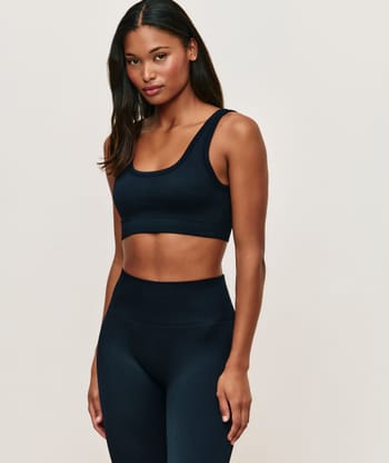 Seamless leggings;