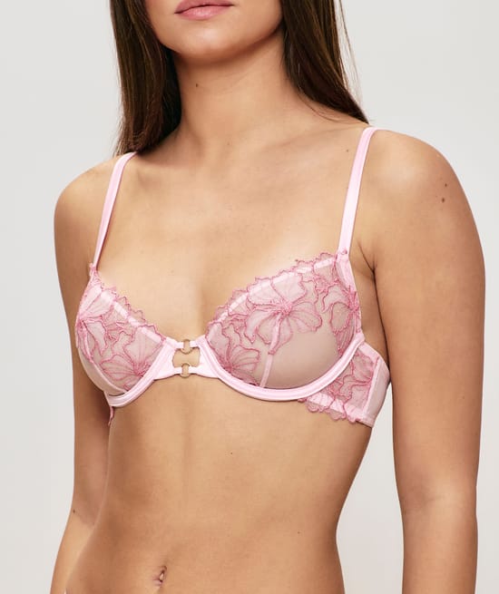 Soutien-gorge corbeille avec broderies;