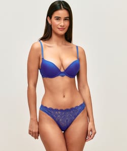 Ultra push-up lace floral bra;