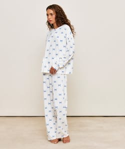 Set t-shirt and corduroy pants with knot patterns;