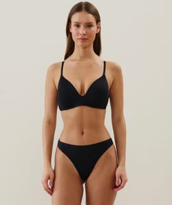 Wireless push-up bra in microfibre;