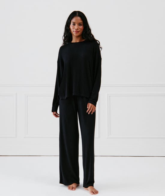 Knitted trousers;