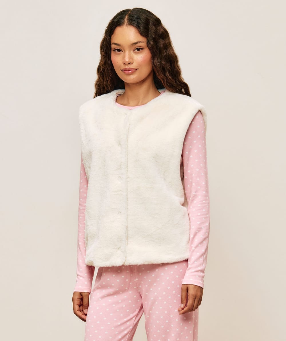 Faux fur sleeveless jacket;