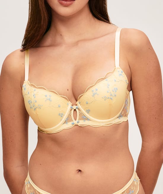 Push-up bra with floral embroidery;
