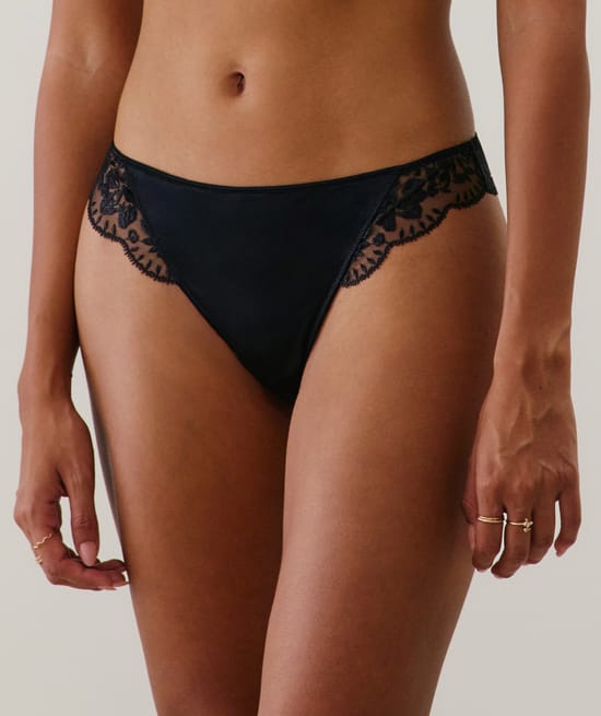 Microfibre thong with embroidery;