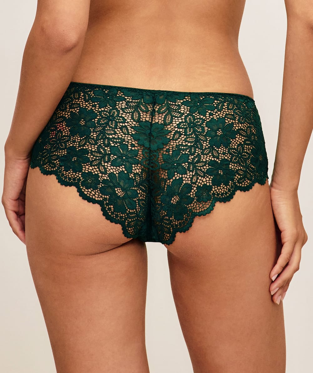 Lace floral shorty;