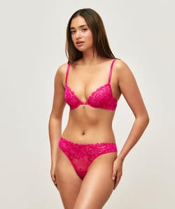 Lace panties with floral embroidery;