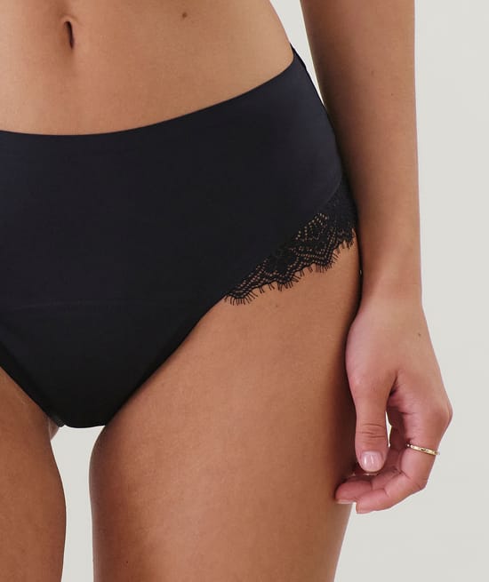 Medium flow - Cheeky menstrual brief;