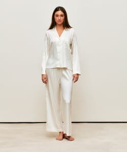 Chemise manches longues en satin ray&eacute;e;