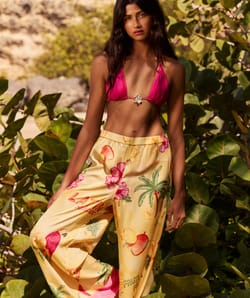 Pantalon satin imprim&eacute; tropical;