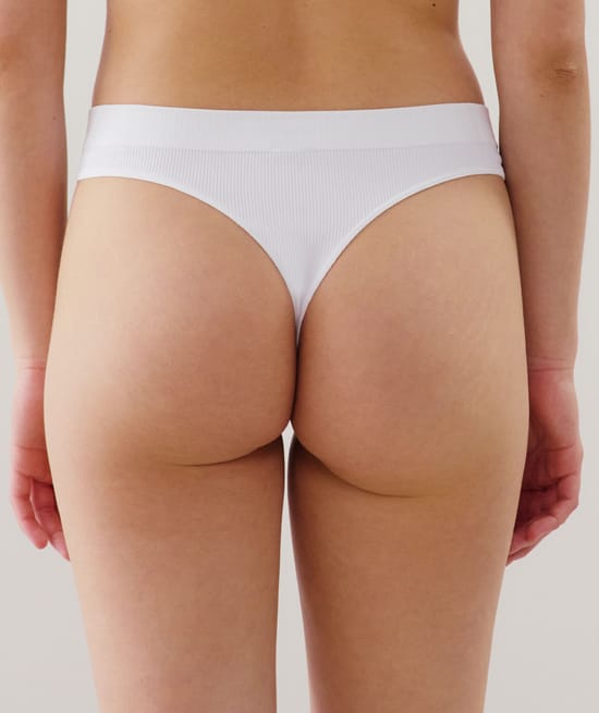 high-waisted ribbed thong;