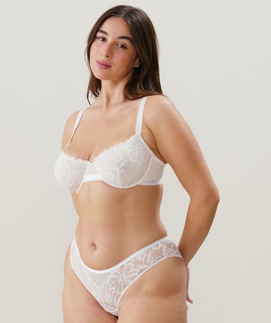 Lace balconette bra;