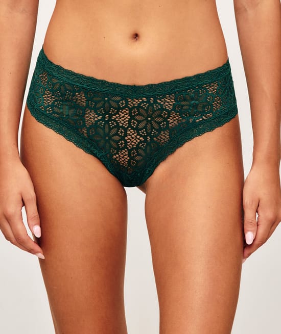 Lace cheeky panties;