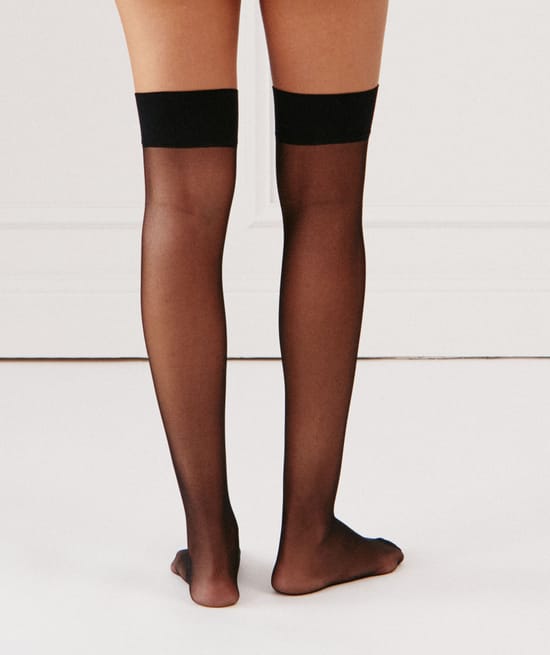 20 denier sheer stockings;