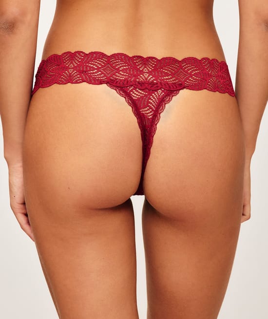 Lace thong - red;