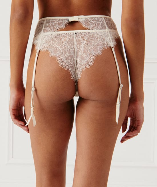 Porte-jarretelles en dentelle;
