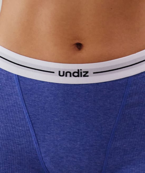 Period boyshorts in navy blue cotton;