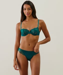 Microfibre thong with embroidery;