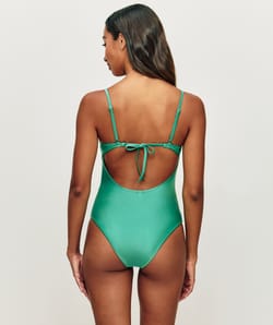 One piece - Swimsuit;