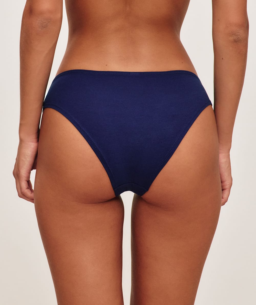 Set of 3 cotton patterned panties;