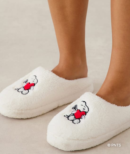 Zapatillas fluffy Snoopy;