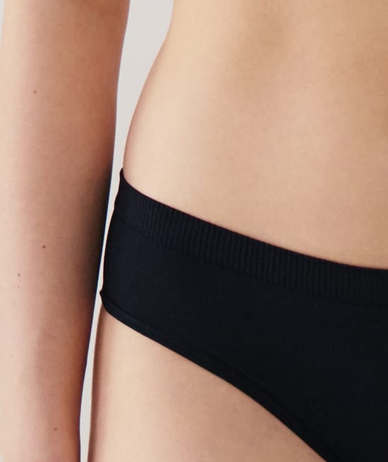 plain seamless shorty - black;