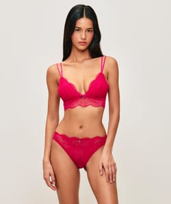 Lace panties;