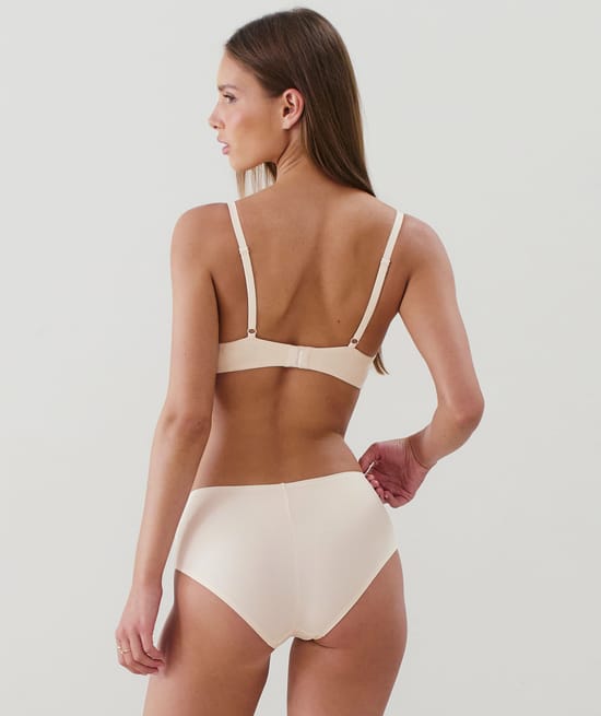 Brassière ampliforme en microfibre;