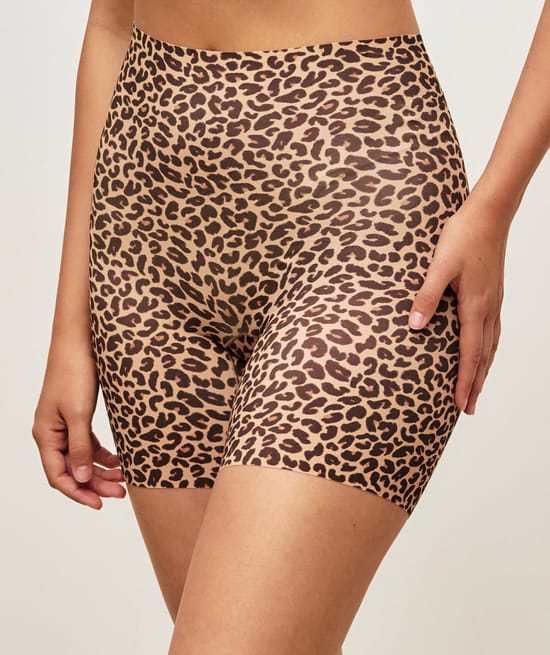 Leopard print microfiber shorty;