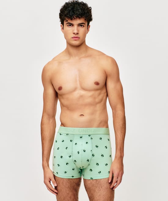 Cotton boxer shorts with clover pattern;