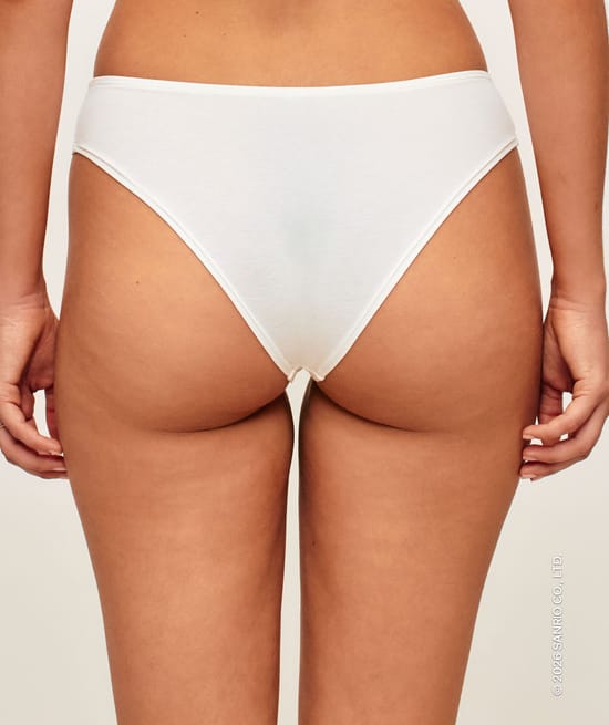 Pack of 3 cotton Hello Kitty panties;