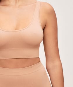 Soutien-gorge brassi&egrave;re c&ocirc;tel&eacute; en seamless nude;
