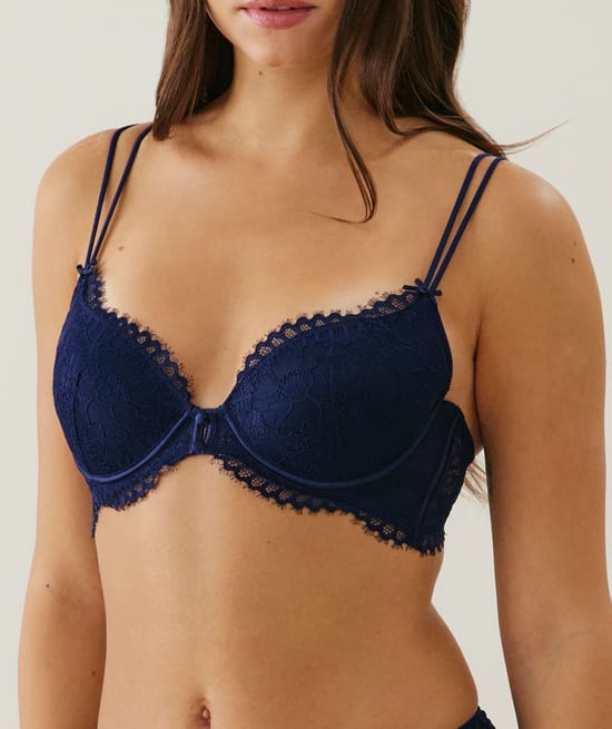 Soutien-gorge ampliforme en dentelle;