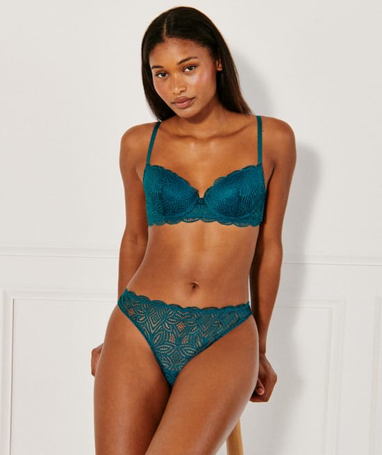 Lace padded bra ;