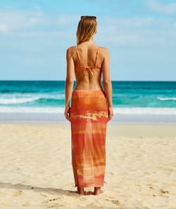 Long mesh skirt;