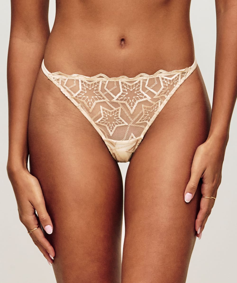 Tulle thong with star embroidery;